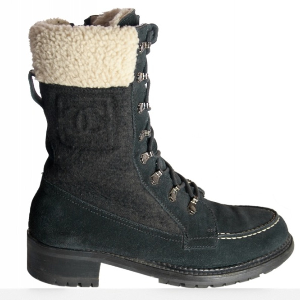 Chanel Lace Up Shearling Boots Limited Edition, Black and White.